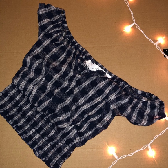 Tillys Crop Top - Picture 1 of 5